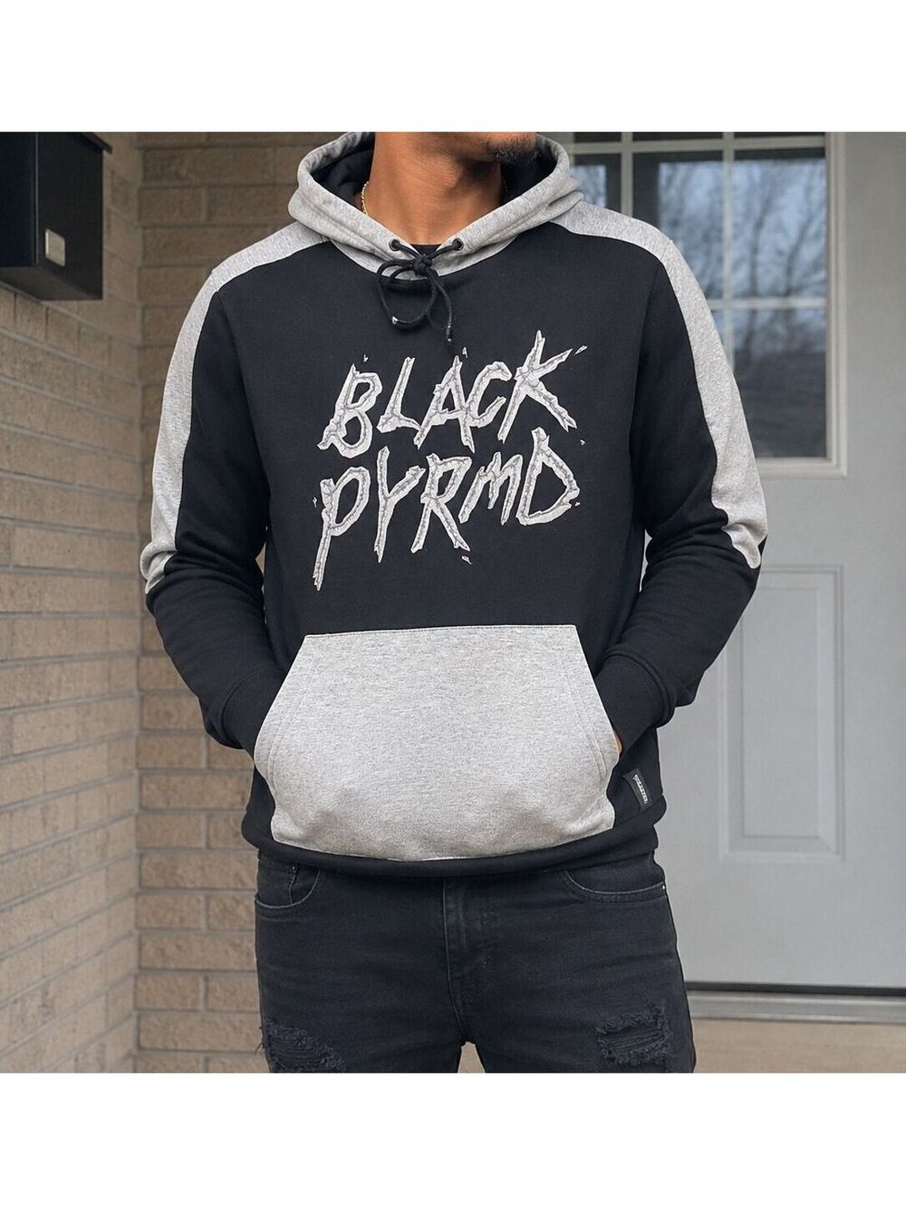 Black Pyramid Color Block Pullover Hoodie – Men's Medium